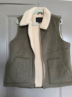 NWOT Sanctuary Olive Sherpa Vest with Cream Lining